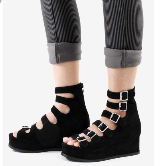 jeffrey campbell black sandals